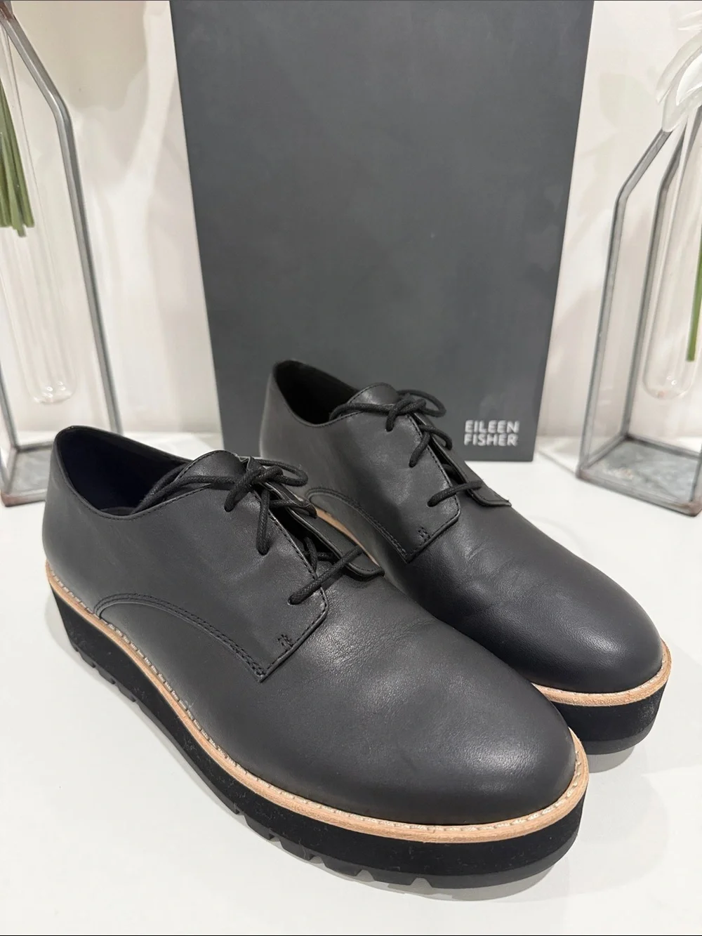 Eileen Fisher Women’s Black Leather Lace-Up Derby Shoes